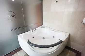 ***  Noblesse Hotel Τζέτζου Νότια Κορέα